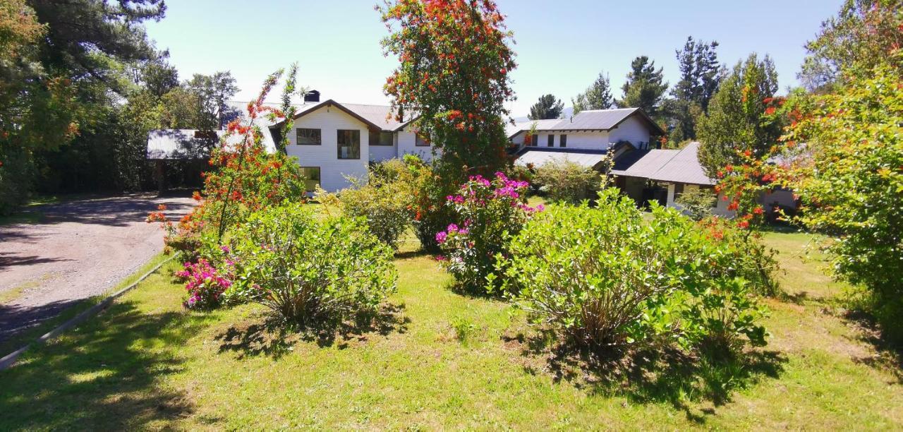 Bambu Lodge Пукон Екстер'єр фото